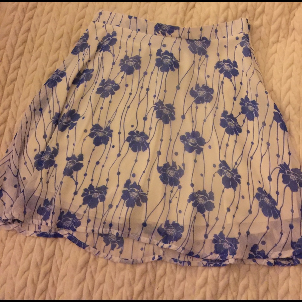 Francesca's Boutique Buttons Mini Skirt Sheer Blue & White Floral